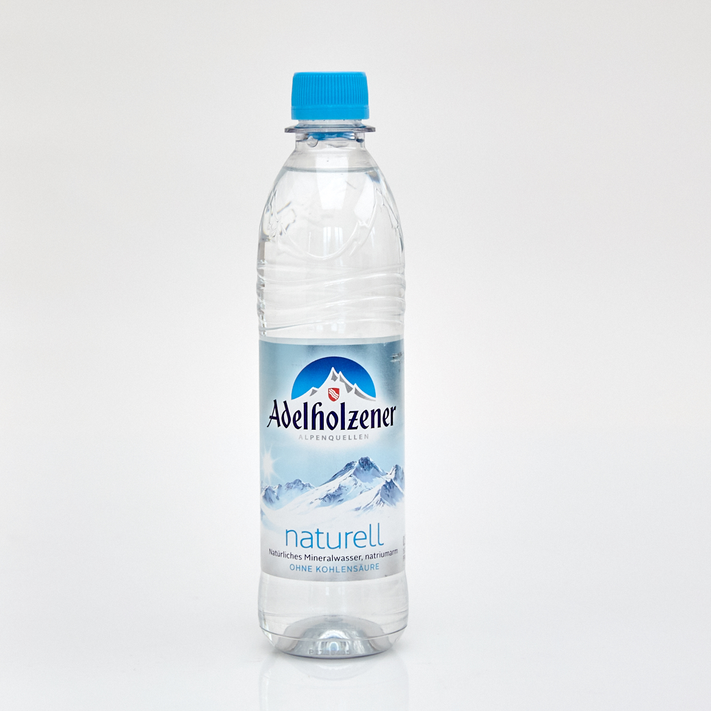 Adelholzener Mineralwasser naturell (0,5 l PET)